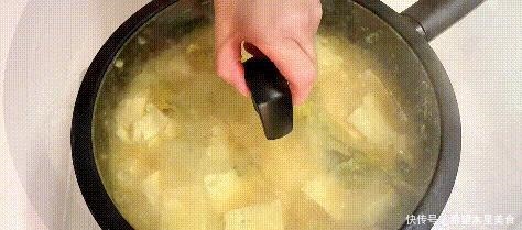 黄骨鱼焖豆腐如何做得好吃注意这3点,肉嫩汤鲜,暖身又暖胃