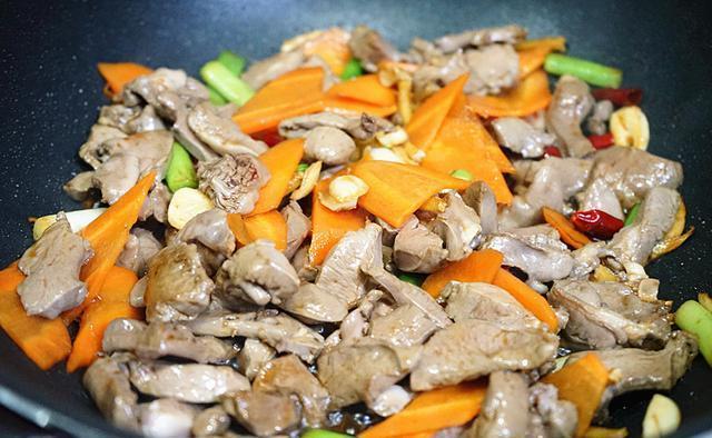 血腥味|猪身上这块肉最“宝贵”,营养价值很高,遇见别手软,再贵也要买