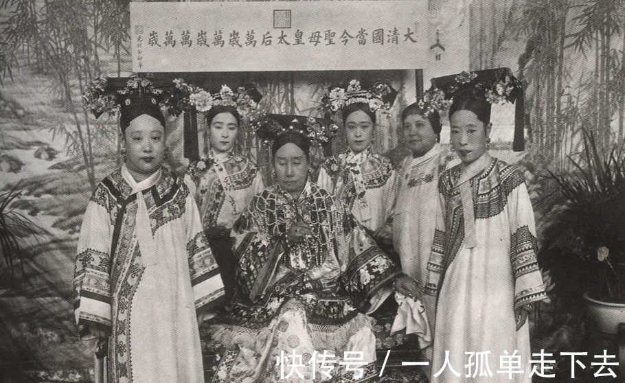 scate:tttttttttt!80岁老人留下一枕头,儿子主动上交,国家奖励10万!