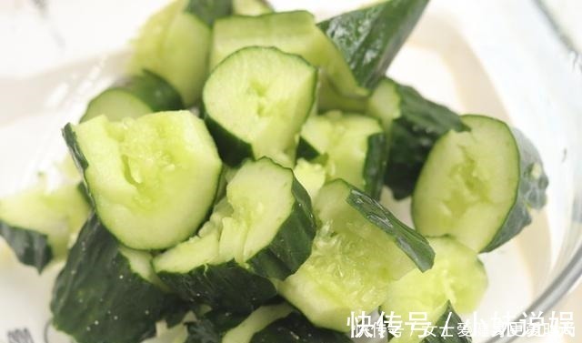 洋葱|这菜一定不能隔夜吃，吃一次比吸烟的危害还大，不懂就吃大亏了！