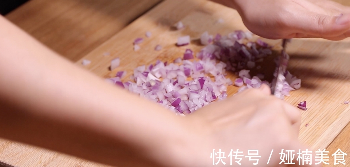 芝麻油|豆腐煎肉饼,减肥也能吃的低脂肉饼