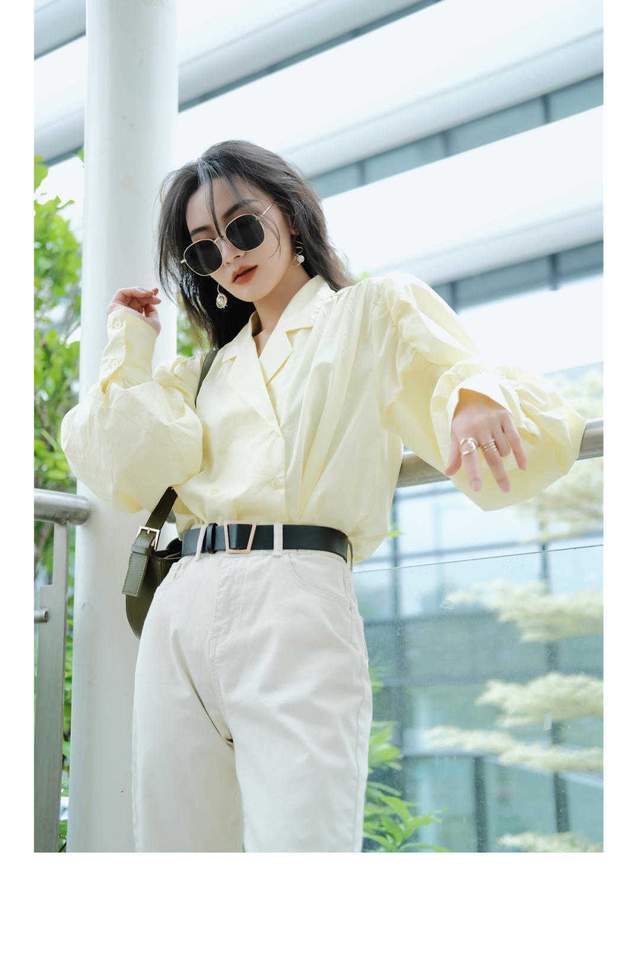 低估|不要低估155cm的女生,泡泡袖上衣配高腰裤,用日常穿搭偷偷长高