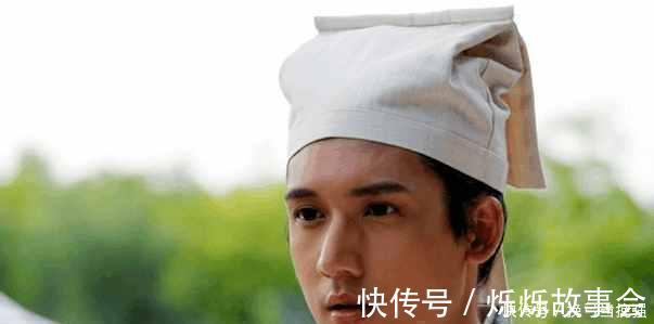 文人墨客#员外老来贵子贴对联, 穷书生大笑你大祸临头了, 员外看后冷汗直冒