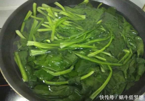 己在家里|炒青菜总发黑不爽脆?教你这三招,无论炒什么青菜都好吃不发黑!