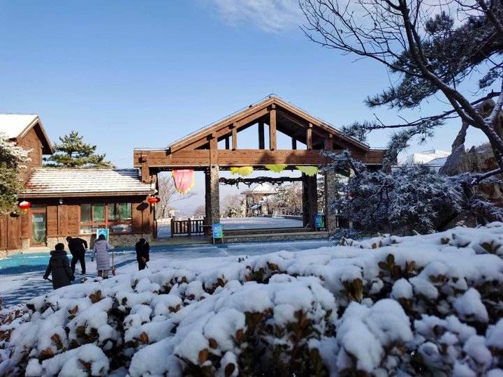 钟福生|齐鲁雪乡跑马岭景区昨晚下雪了