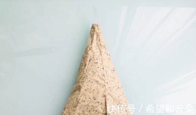 鸡蛋黄|香浓可口的黑芝麻饼干,制作简单,美味又健康!