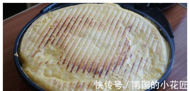 面糊|降温了，玉米别再蒸发糕了，教你一个简单做法，比面包还好吃