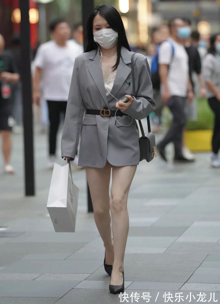 西装 美女用西装搭配出来的时尚气质,别有一番美感