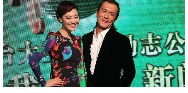 央视《向幸福出发》结束,主持人王冠暂别舞台,现身上海台春晚