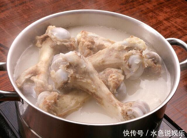 孩子|医生忠告孩子再馋,以下4种食物也不要给娃吃,长大后会感谢你