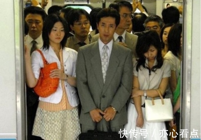 地铁|为何日本地铁被称为日本女生的噩梦?日本妹子:宁可走路也不坐地