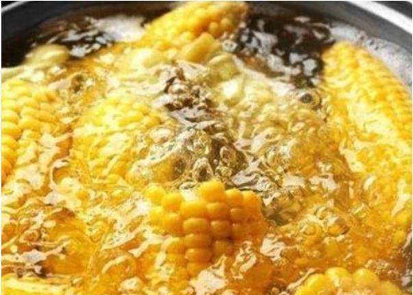 煮完玉米的水，一滴也别倒！留在家中太值钱了，很多人还不清楚