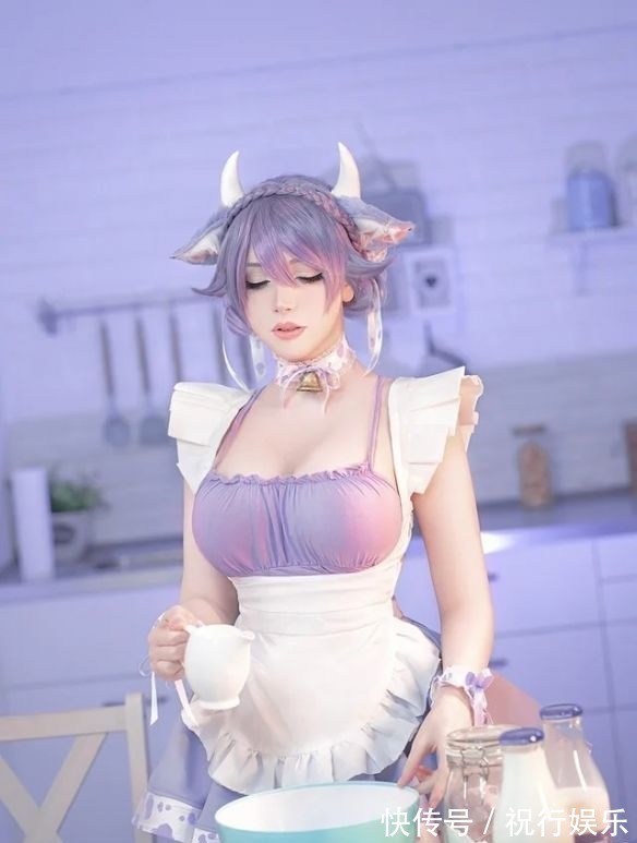 s德妹COS《巫师》时空之女希里:肤白貌美的女术士