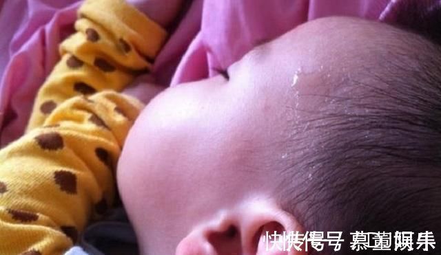 蕾蕾|孩子睡觉时,若有这3个表现,多半是疾病发出的信号,妈妈要留心