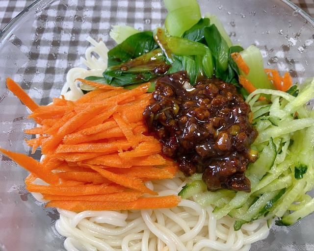 家中自制万能酱,秘制配方,20分钟搞定,拌面卷饼夹馒头吃啥都香