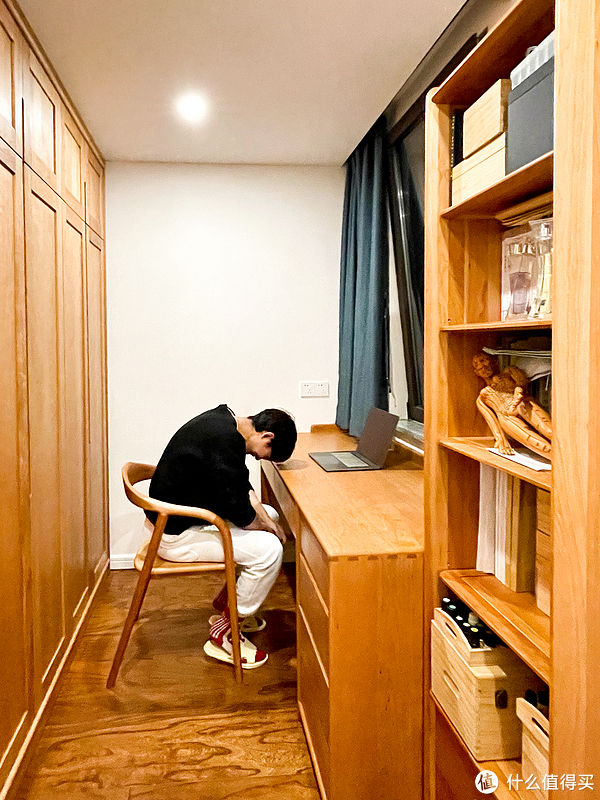 书桌|开门见厅小户型,留出1㎡给玄关加点戏,空间利用率狠狠拿捏