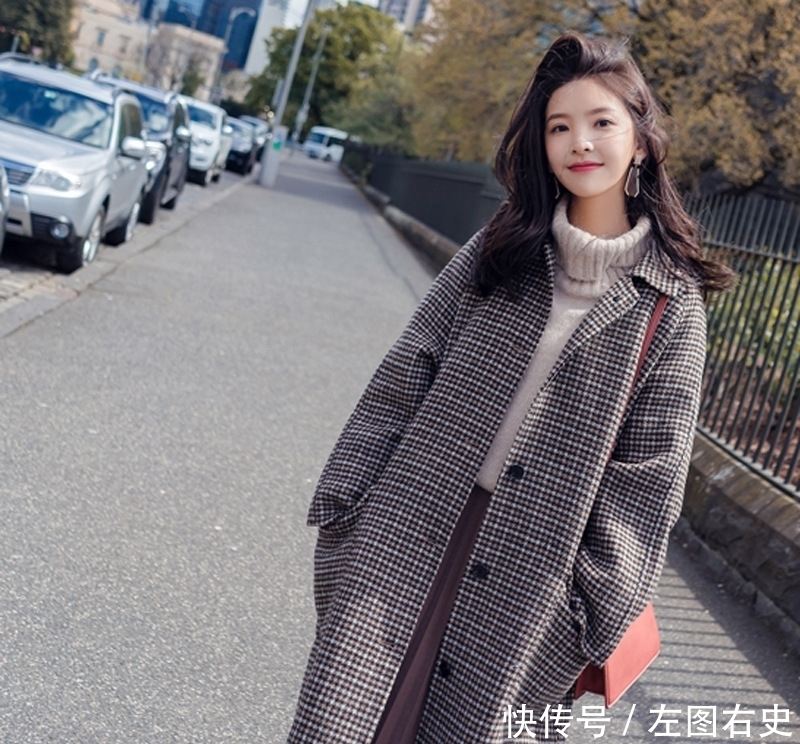 无与伦比|冬天里大衣尽量别配短裙,冻腿,瞧下图女人穿搭,美的无与伦比