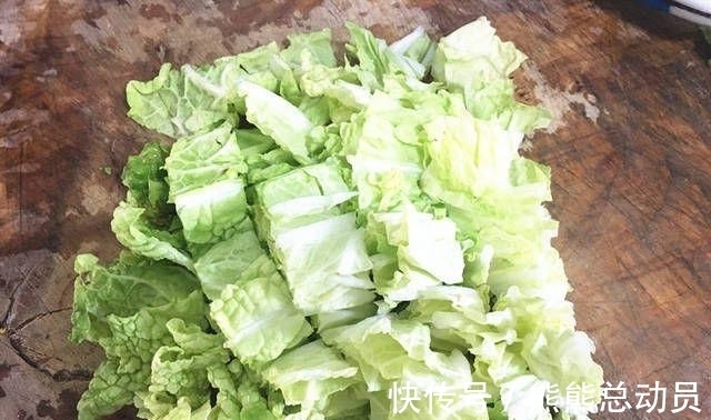 叶子|“醋溜白菜”做不出饭店的味道？记住关键的这步，香味就飘出来了