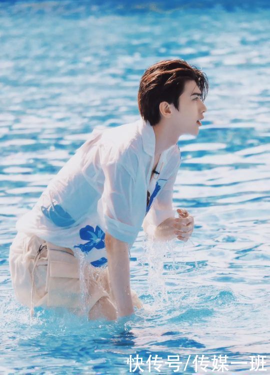 羽绒服|《奔跑吧兄弟》三亚开海滩派对,为博眼球让明星38度高温穿羽绒服