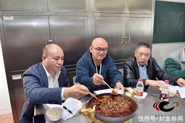 回锅肉|“成都食光”厨艺大赏名厨亮绝活，现场烹饪三道四川名菜