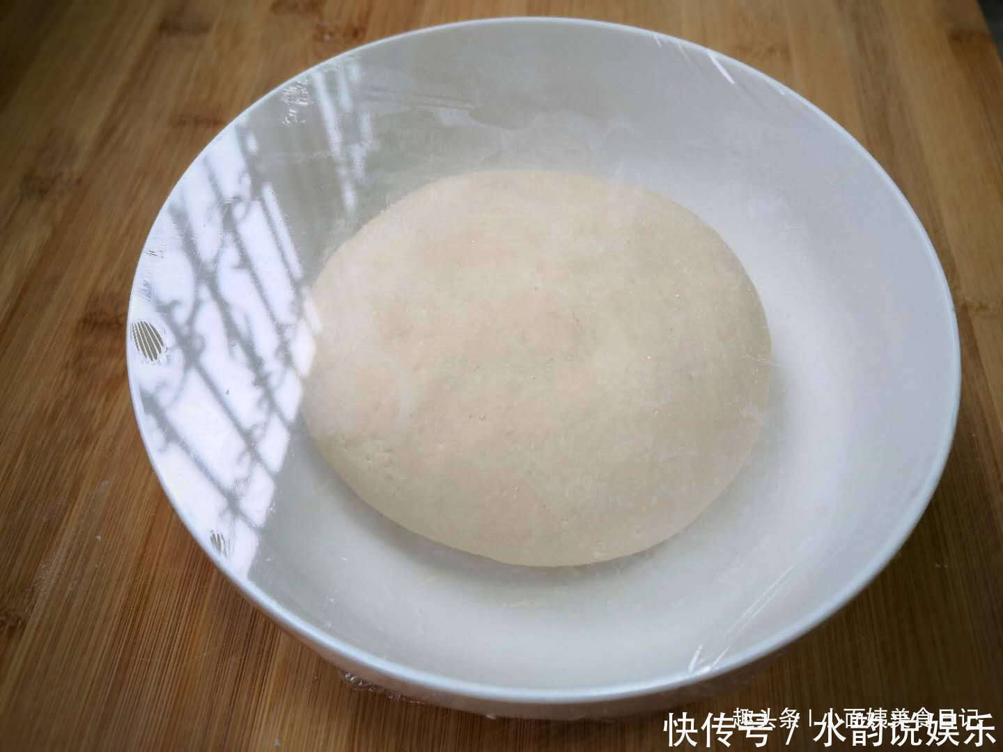 面食|早餐饼又出新吃法了,外面花钱买不到,香软好吃有层次,凉了不硬