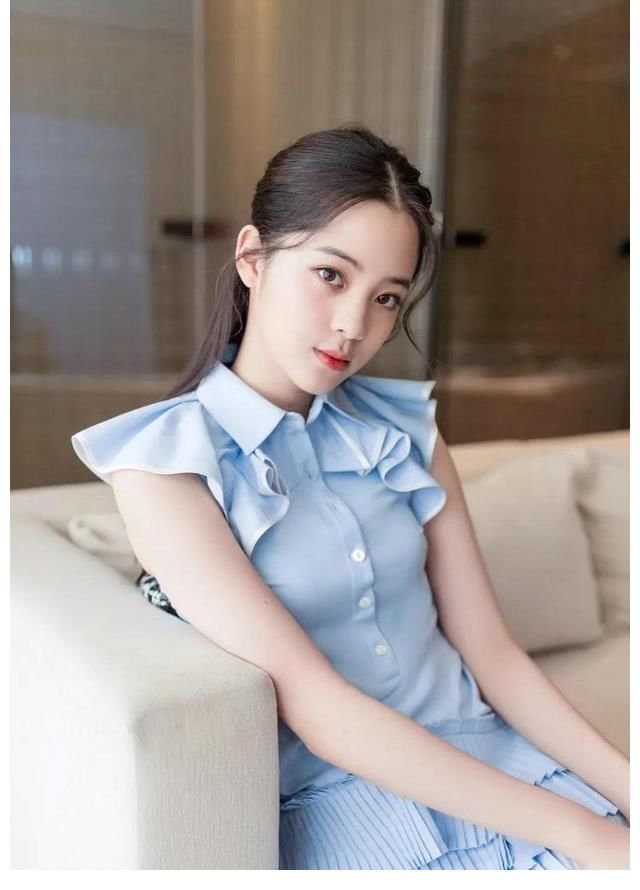 欧阳娜娜|欧阳娜娜来广西录制节目，品尝了特色老友粉，你知道在什么地方吗