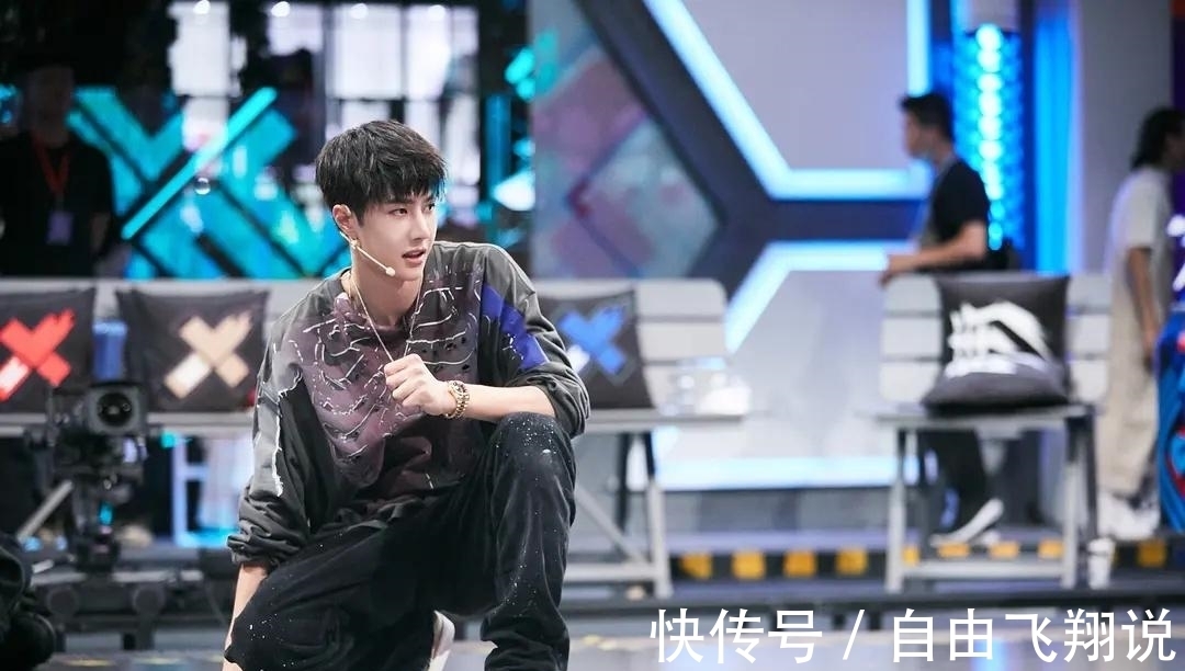 张艺兴|《这就是街舞4》录制花絮,张艺兴全员比心,王一博隔空卖萌!