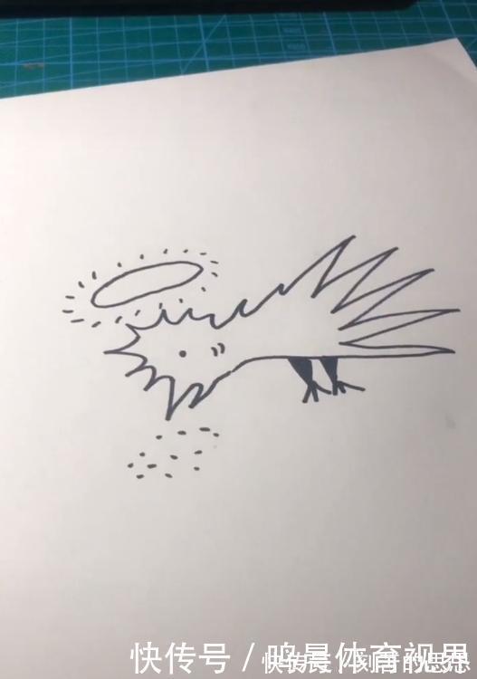 凤凰&美术生自称画凤凰,起笔很潇洒,画风一转懵圈了,网友:神仙脑洞