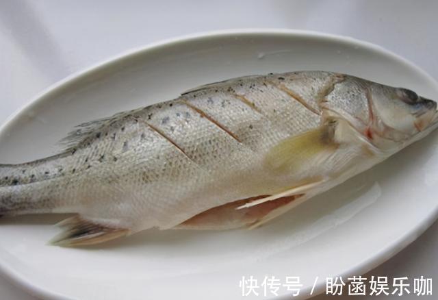 腥味|做清蒸鱼，多加关键的一步，鱼肉鲜嫩，还不带一点儿腥味