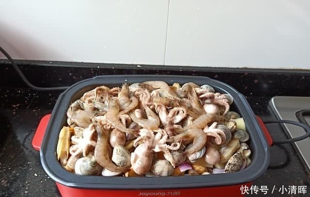划算|外面卖198的海鲜焖锅,自己做成本只要68元,太划算了,还简单