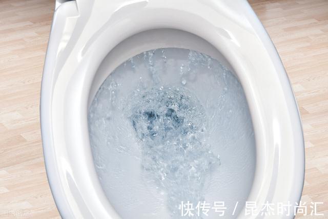 盖板|马桶店销售:买马桶,别听商家“自卖自夸”,认准这几个方面就够