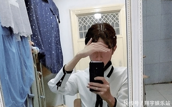 男孩子|女装大佬直播遭父母反对,小伙力争,却被回怼“你叫外面咋说”!