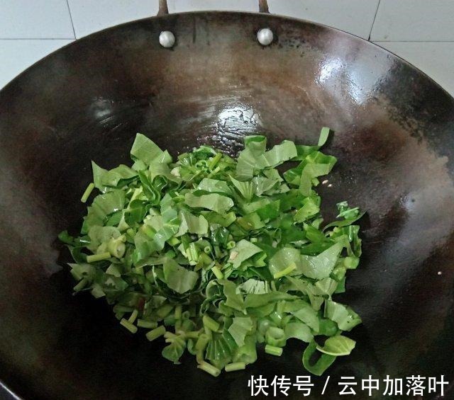 青椒|青椒碎炒空心菜,简单快手,美味下饭菜!