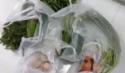 真的|万万别把蔬菜和塑料袋一起放进冰箱里,真的是太危险了,要小心了