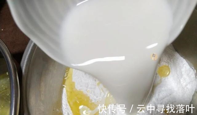 糯米鸡蛋|秋冬时节这样吃糯米,把它做成小蛋糕,细腻柔软,好吃易消化!