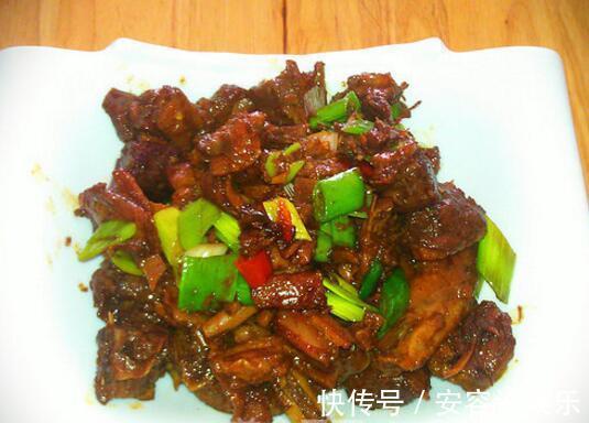 麻辣鲜香很开胃的家常美食,非常美味可口很健康,特别好值得一学