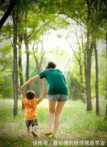 孩子|宝宝不想走路老要抱抱，其实并不是因为懒得走，妈妈不要误解