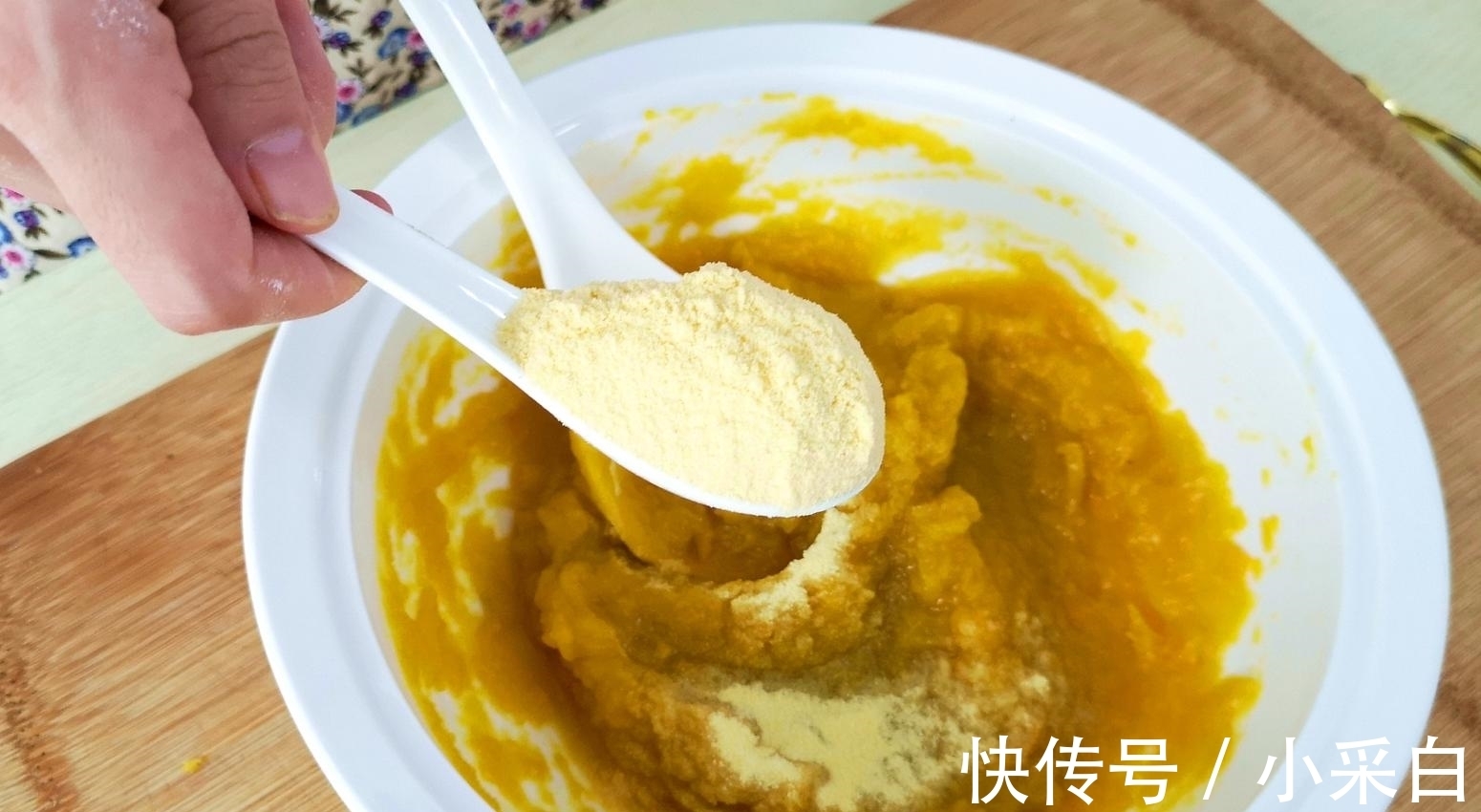 南瓜馒头|1袋牛奶, 半个南瓜, 不做南瓜饼, 不蒸发糕, 简单这样做, 吃着真香