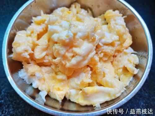 洋葱炒蛋|洋葱和它天生一对，是“天然泻药”，隔天排宿便，常吃体重不到百！