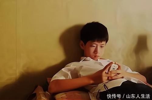 父母|宝妈炫耀10块钱带儿子吃海底捞：贪小便宜的父母，正在毁娃