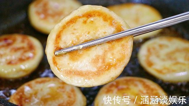 糯米粉这做法实在太好吃了,难怪小吃街那么火,吃一次就念念不忘