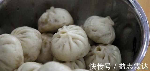 热量|晚上4个习惯正在“悄悄”养膘,劝你趁早改掉,或能变成瘦美人