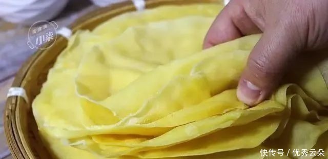 偷学老阿姨水烙玉米饼，不用一滴油，一次烙20张，比煎饼还好吃！