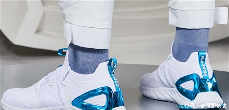 精选|“讨厌在校园里撞鞋”?精选五双“冷门”球鞋,“让你与众不同”!