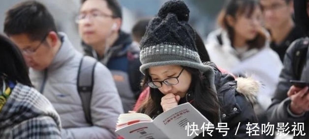 国外留学|“洋学历”再引争论，上海公务员下发招聘条件，留学生要看清现实