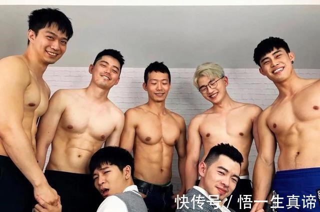 黄景|鲜肉男模撩衣秀身材,6块腹肌清晰分明,看了想摸一把!