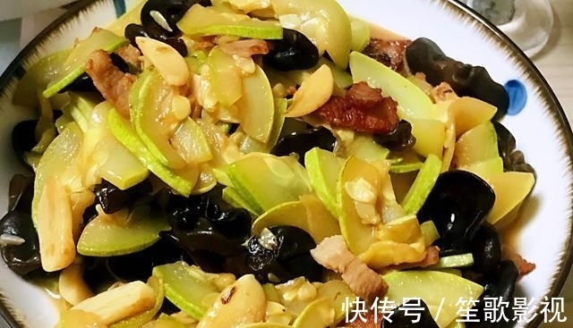 菜单|国庆家宴菜单,12道菜不精致但合胃口,好吃又实惠,网友:求蹭吃