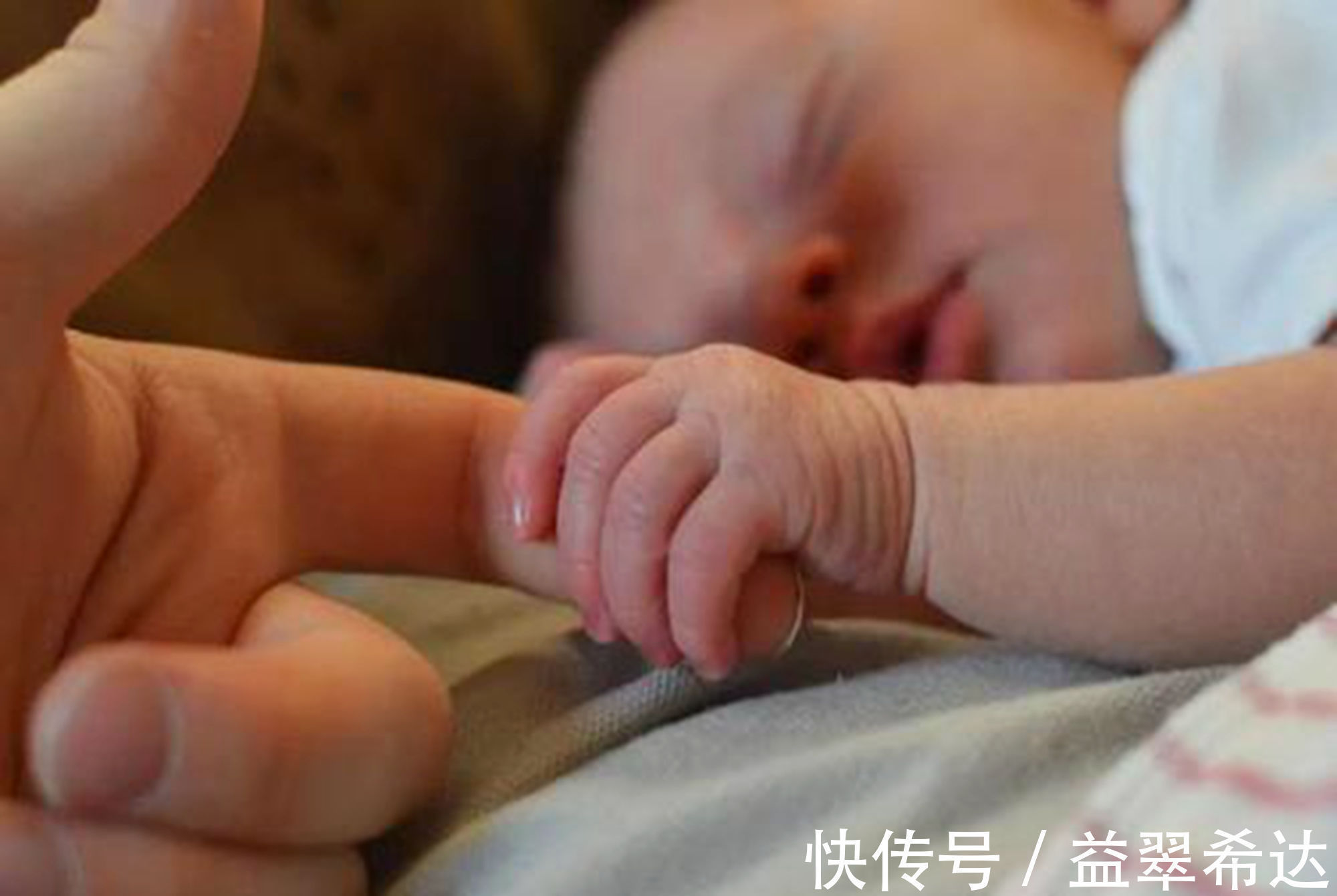 孕妈们|娘胎里“整容”是什么体验?医生:孕期注意,你的孩子也不会丑