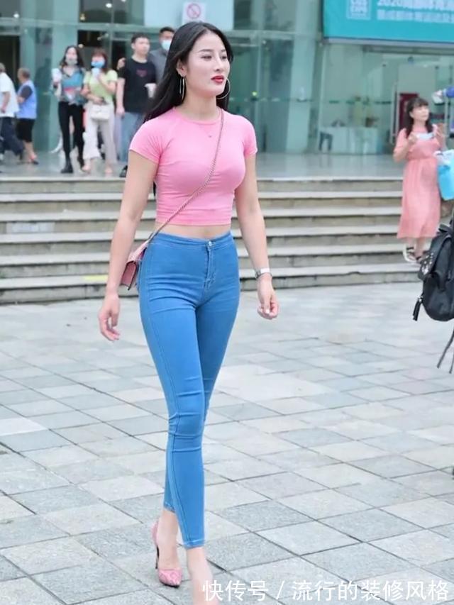 暗色 美女脚上一双高跟鞋,少女感满满,色调相互协调,增加了视觉享受