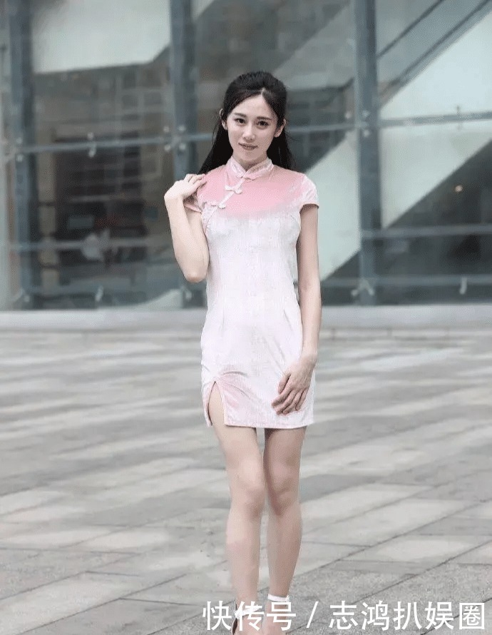 秋光冷|银烛秋光冷画屏, 轻罗小扇扑流萤,粉色旗袍演绎的复古优雅之美